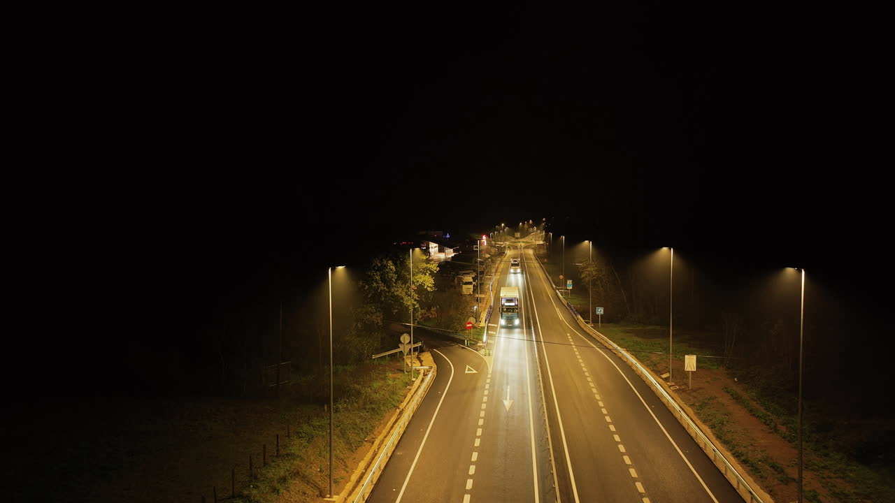 야간 고속도로 운전