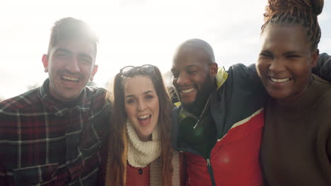 Group,-couple-of-friends-and-faces-laughing