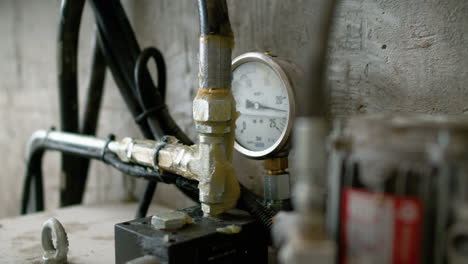 pressure gauge