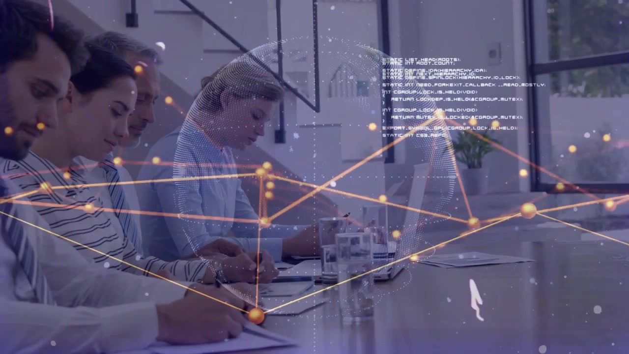 Forretningsteam skriver noter efter prompt, taster på bærbar computer med en pulserende globus til analyse.