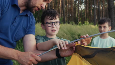 Family-camping-in-the-nature