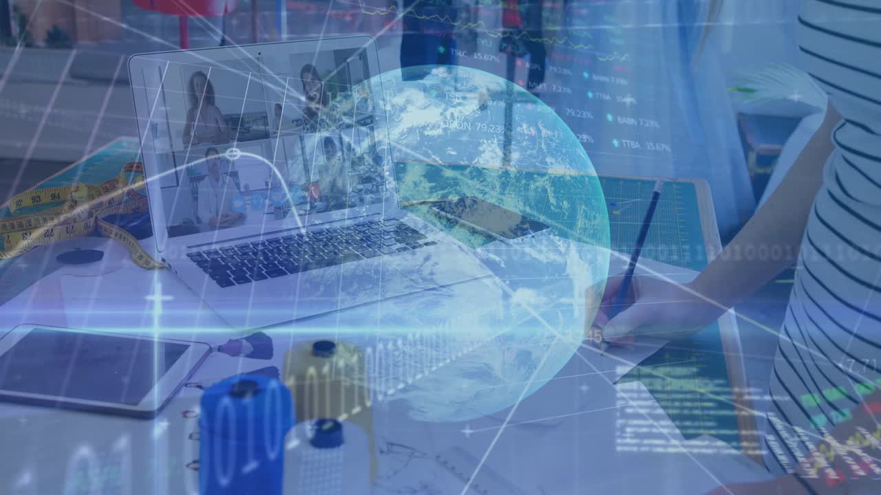 전 세계 금융 데이터 처리의 애니메이션과 사무실에서 노트북 비디오 통화에있는 여성