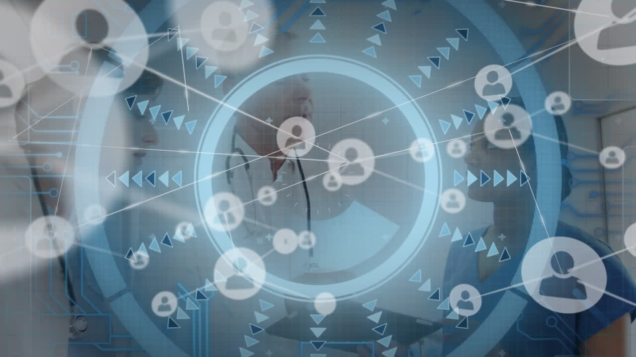 다양한 남성 수석 의사와 여성 의료 종사자가 토론하는 원형 스캐너의 애니메이션