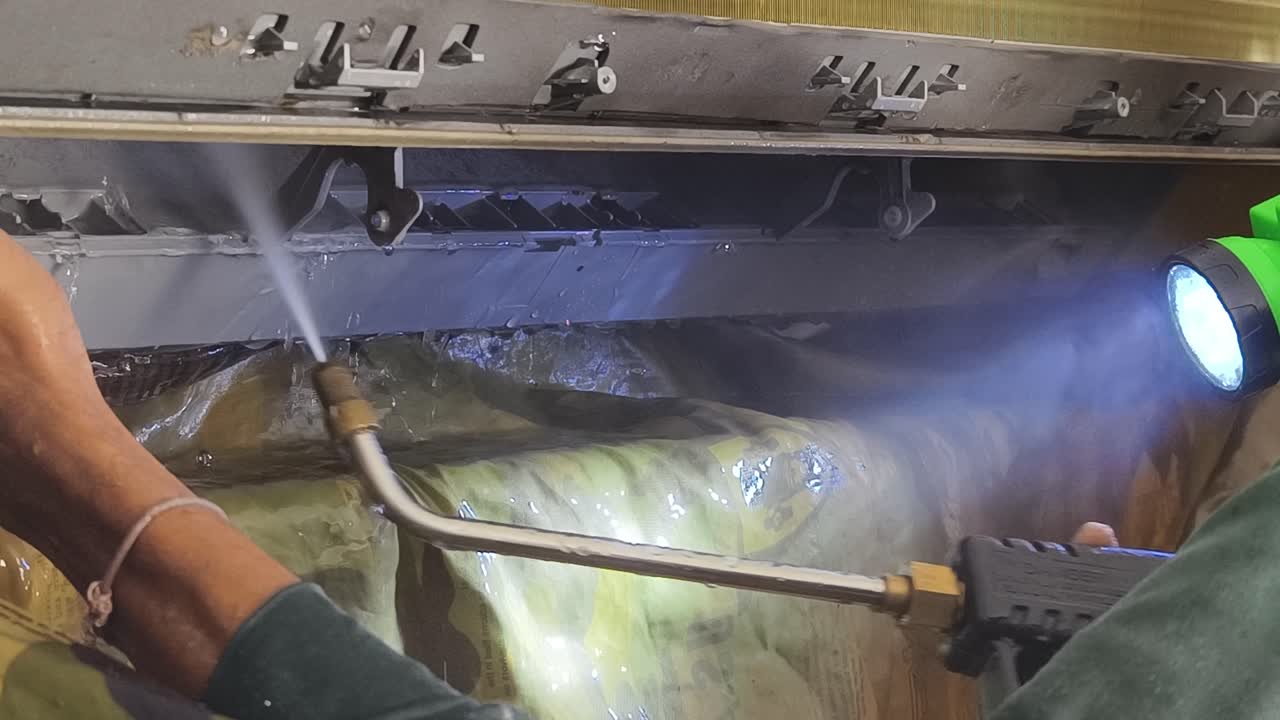 Cleaning and Maintaining Industrial Air Conditioning and Textile Machinery