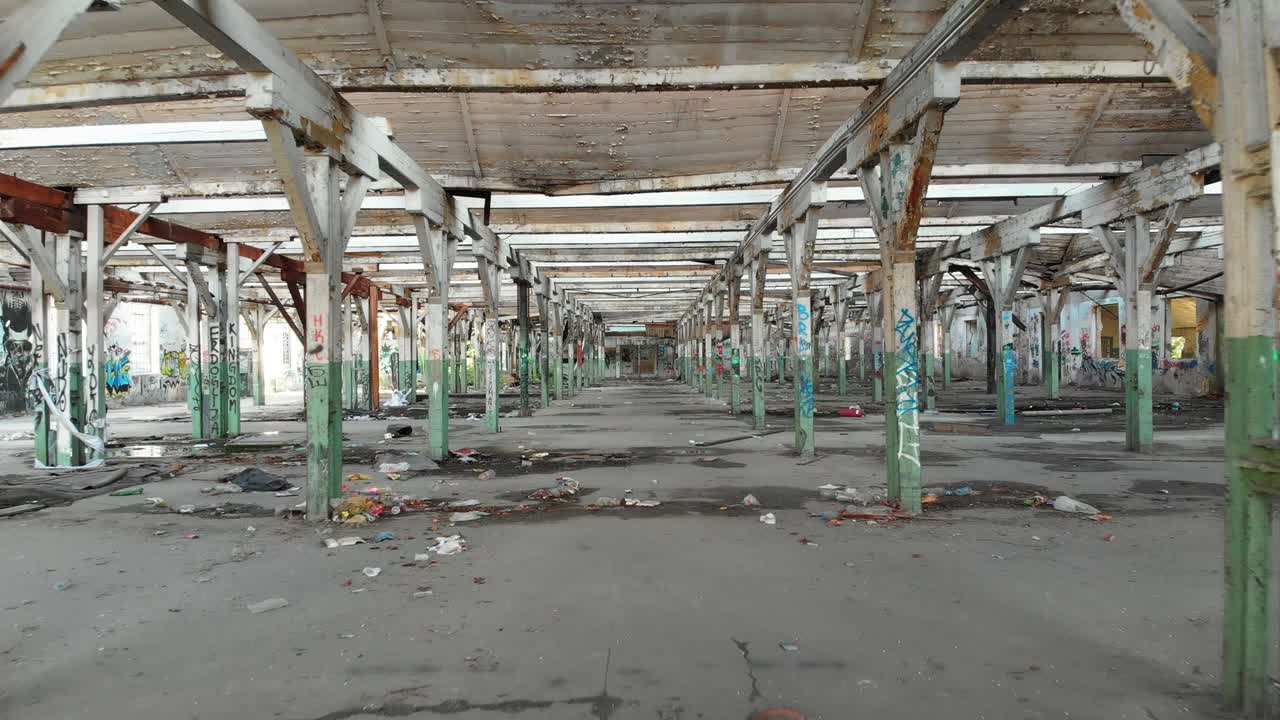 오래된 버려진, 버려진 공장 홀