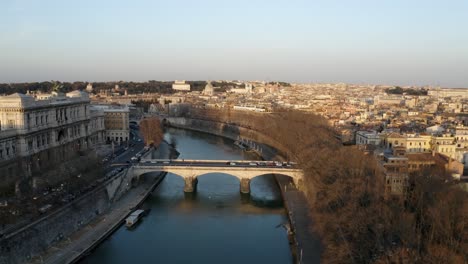 río tiber y palacio de justicia