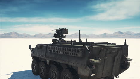 tanque militar en el desierto blanco