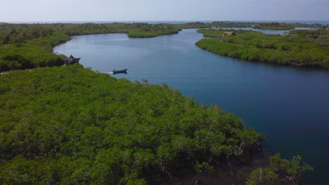 Sobrevuela-La-Espectacular-Isla-De-Tintipan,-Colombia