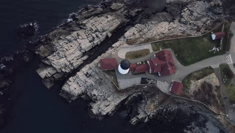 faro principal de portland en maine, ee.uu., vista de pájaro cinemática aérea