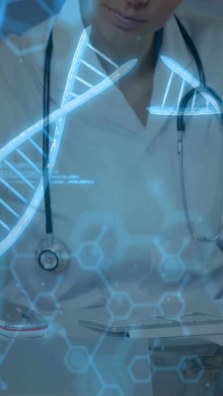 Vídeo vertical: Dados médicos iniciando sobreposição de DNA e código enquanto clínico lê notas para análise.