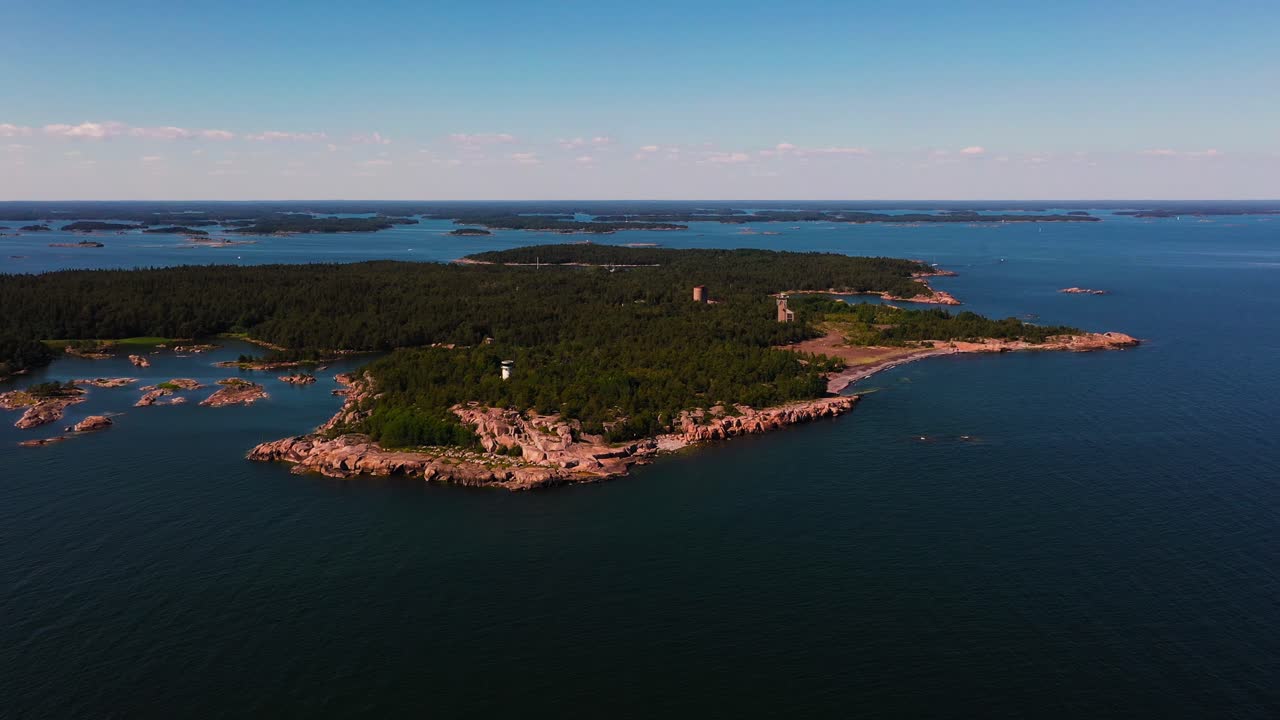 jussaro, 화창한 여름날 핀란드의 공중 전망 - 후퇴, 드론 샷