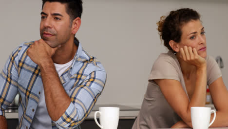 no hablar después de una disputa pareja
