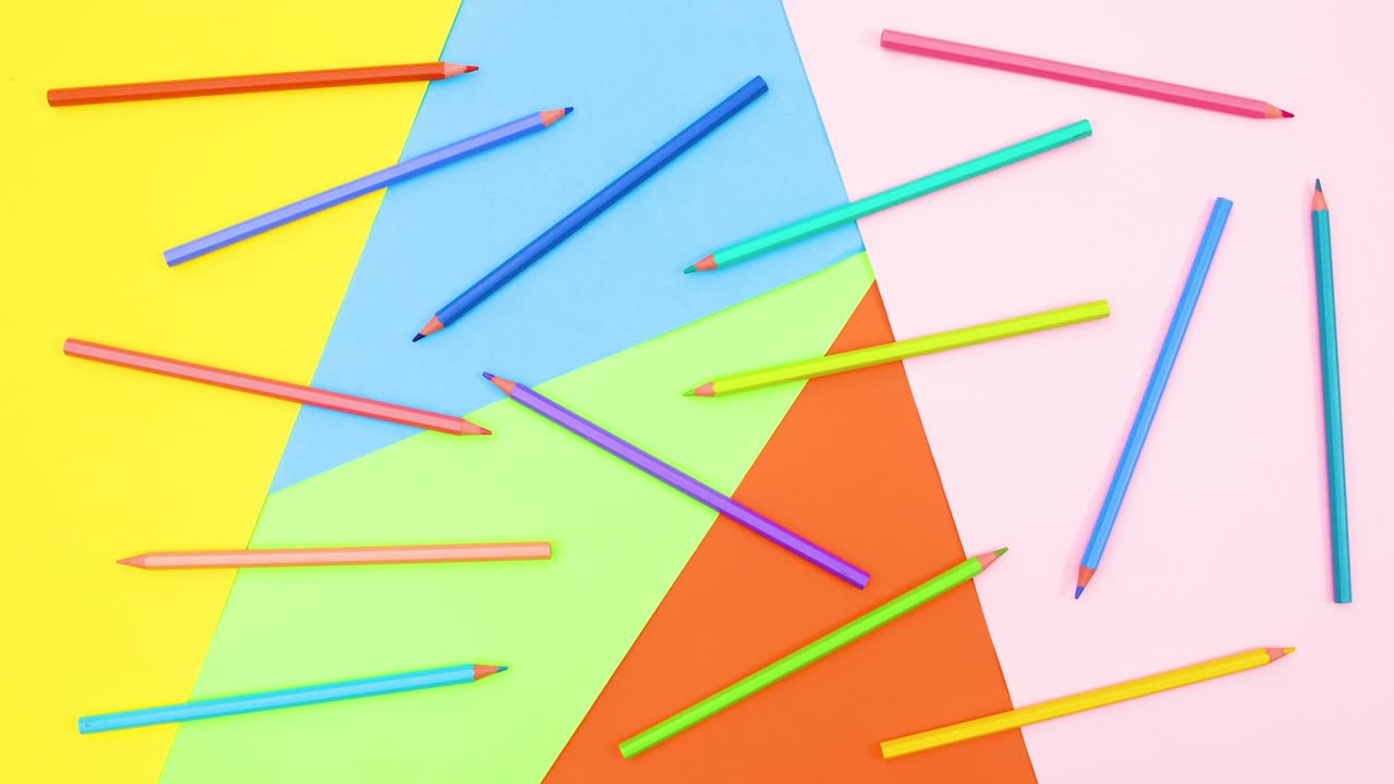 다채로운 테마에 다채로운 연필을 움직입니다. 움직임을 멈추십시오.