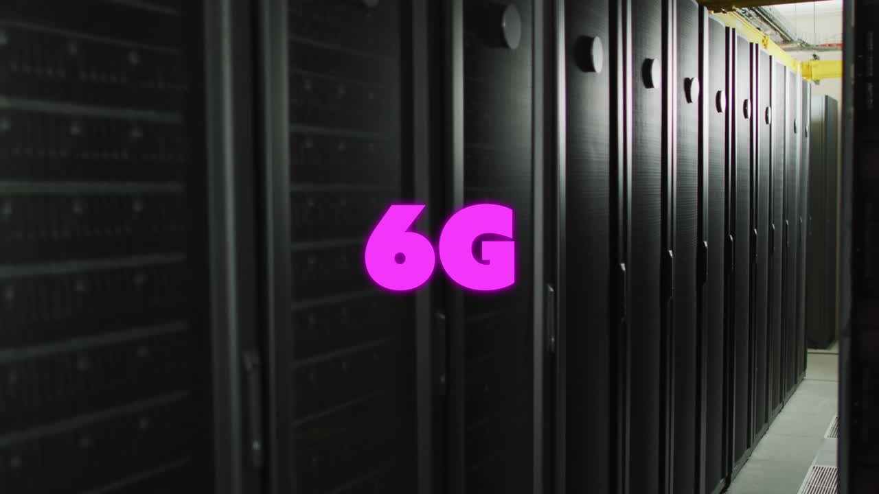 animación de texto rosa 6g sobre sistemas de servidor de datos en la sala de servidores