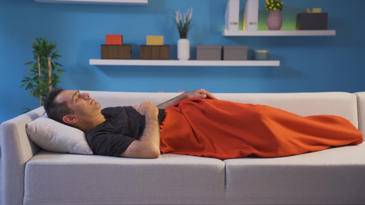 Man with anxiety thinks, can't sleep.