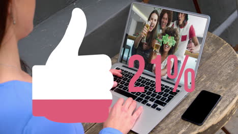 animación de iconos similares que se llenan con un porcentaje creciente sobre la mujer que tiene una llamada de video en la computadora portátil