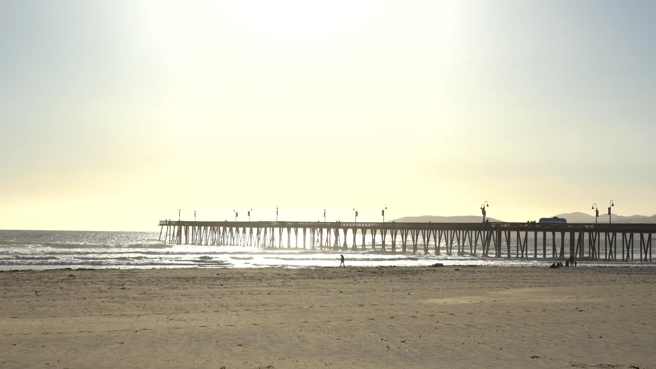 Molo di Pismo Beach in una giornata di sole