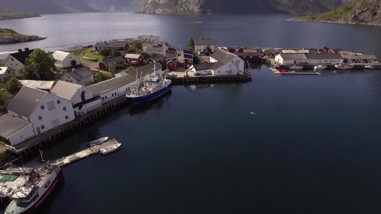 노르웨이 의 해모이 에 있는 작은 항구 의 공중 사진