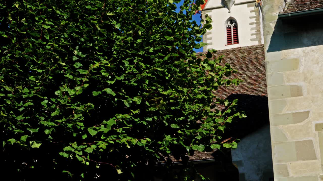 스위스 샤프하우젠의 슈타인 암 라인 (stein am rhein) 의 대성당 앞면을 촬영한 사진입니다.