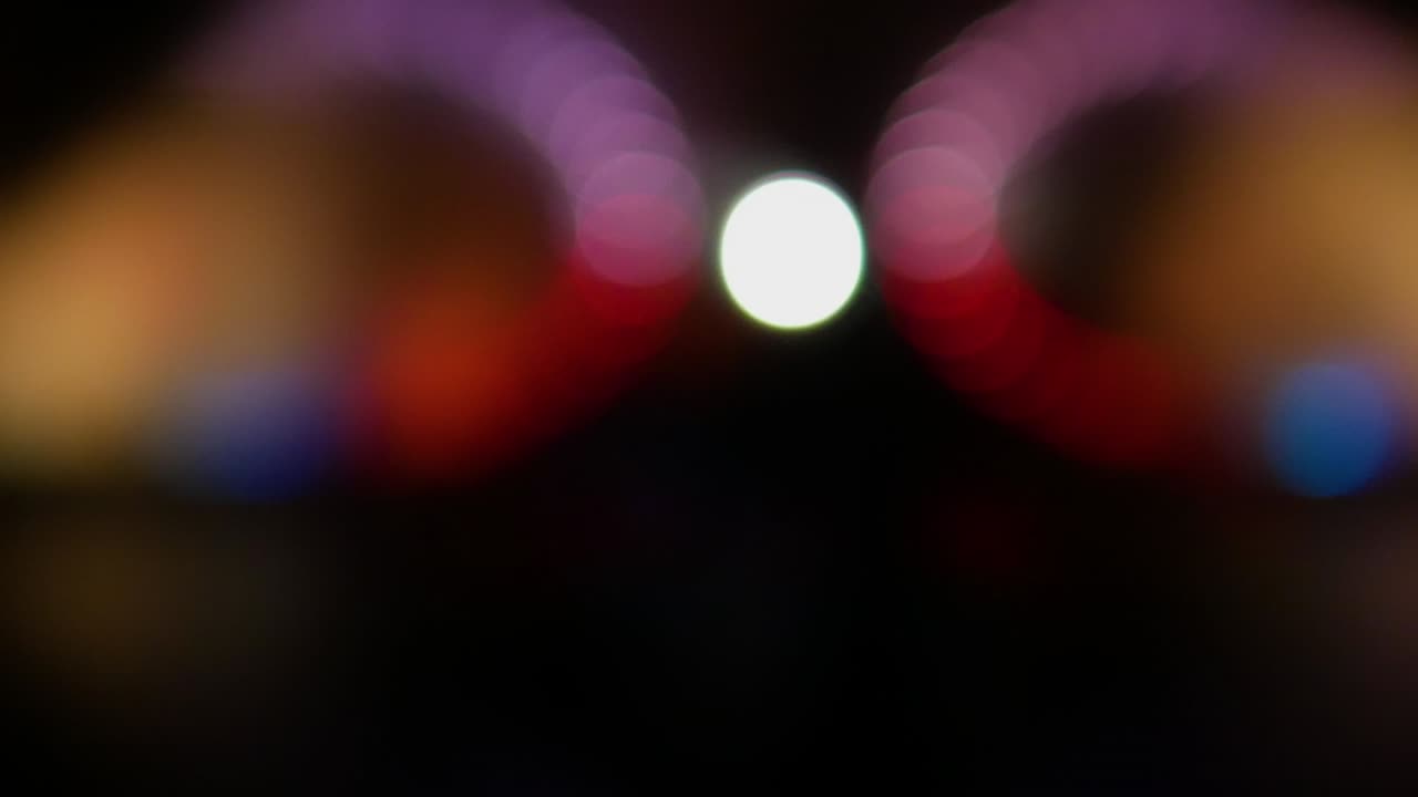 fondo de llamaradas de luz festiva. bombillas parpadeantes en un fondo borroso. espacio de copia de fondo bokeh.