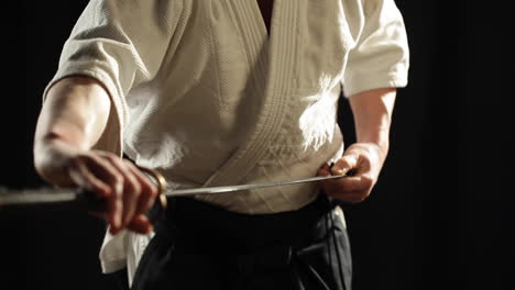 Samurai-martial-arts-demonstration,-sword-master-front-view