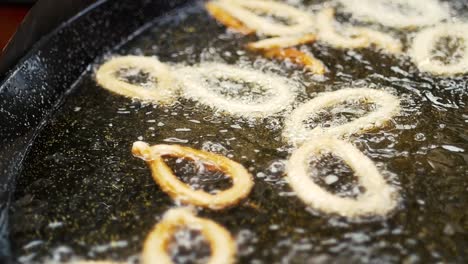 Köstliche-Churros,-Die-In-Heißem-Öl-Gekocht-Werden