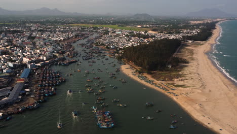 베트남 라기(la gi) 송딘강(song dinh river) 어항