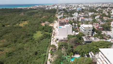 Aerial-drone-showing-Playa-Del-Carmen,-Mexico