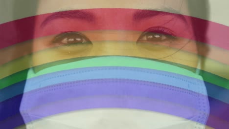 arco iris contra una mujer con una máscara facial