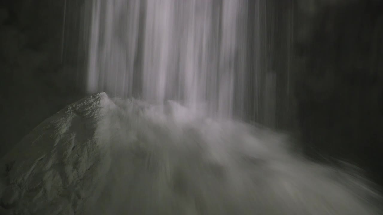 소금 광산. 소금이 여지고 가공되고 있는 곳