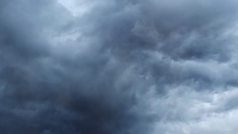 timelapse,-lightning-flashes-in-the-thunderstorm-sky