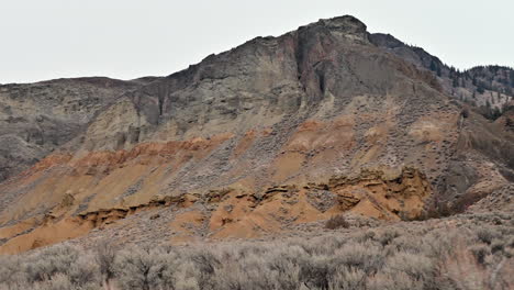 Die-Vulkanische-Majestät-Des-Cinnamon-Ridge-In-Kamloops