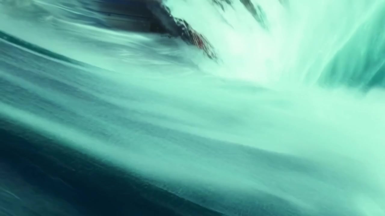 Galeone che affronta onde gigantesche in una violenta tempesta oceanica