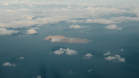 nubes y vista del cielo desde el avión