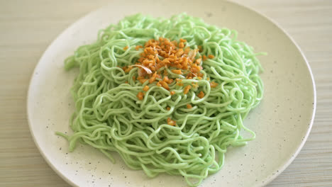 green jade noodle with garlic on plate