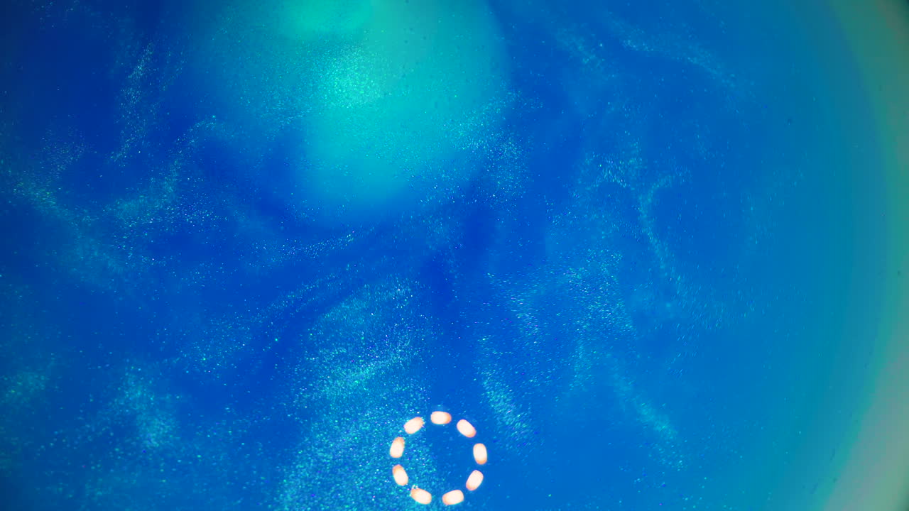 그 ⁇  클로즈업에서 밝은 파란색으로  ⁇  달 ⁇  그림