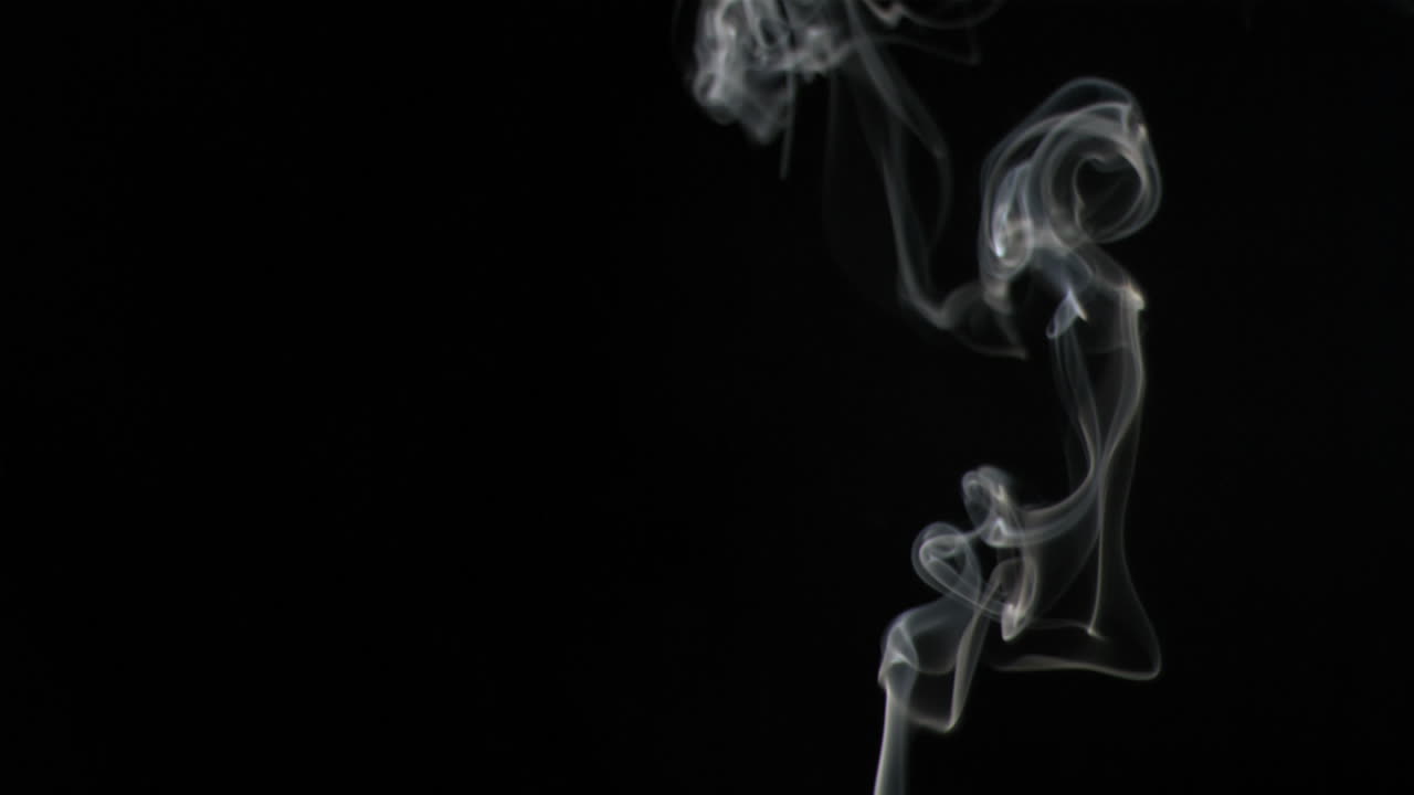 Fumo che sale in super slow motion