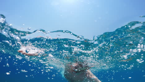 entrenamiento de natación en mar abierto