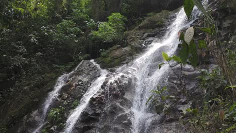 Waterfall-Marinka-flowing-in-a-lush-tropical-forest-in-Minca,-Colombia