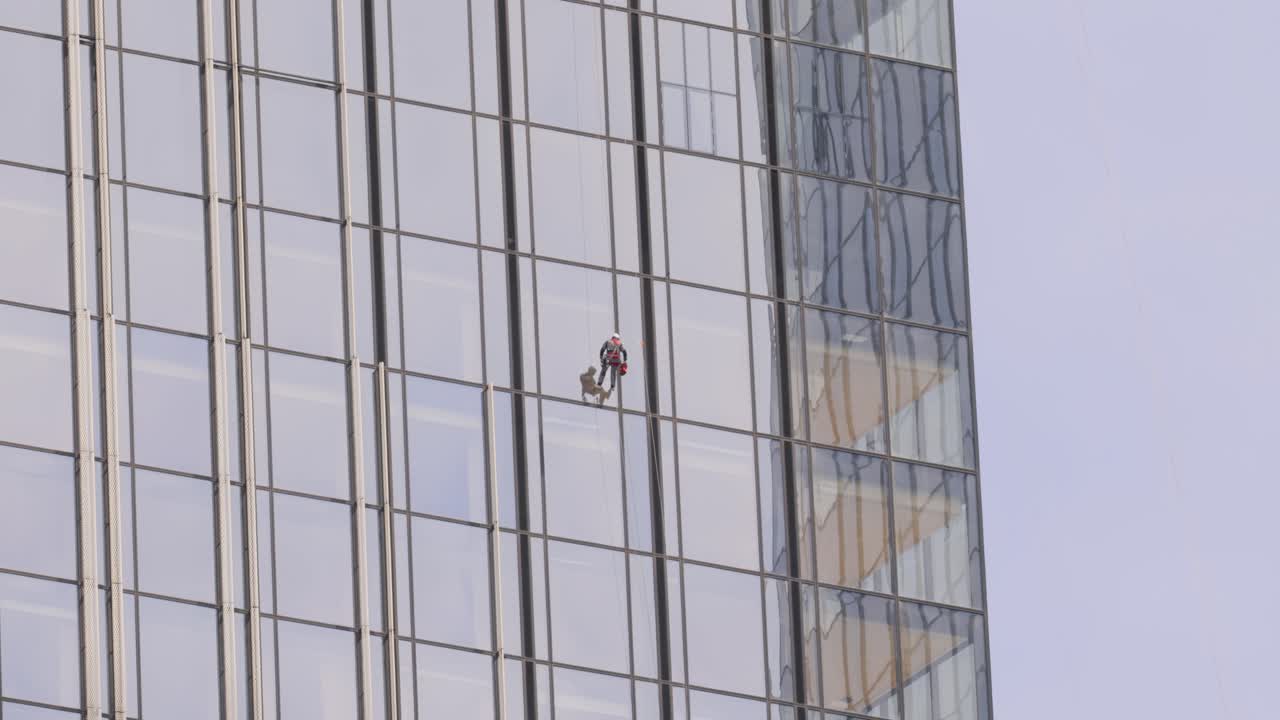 고층 건물의 창문 청소기