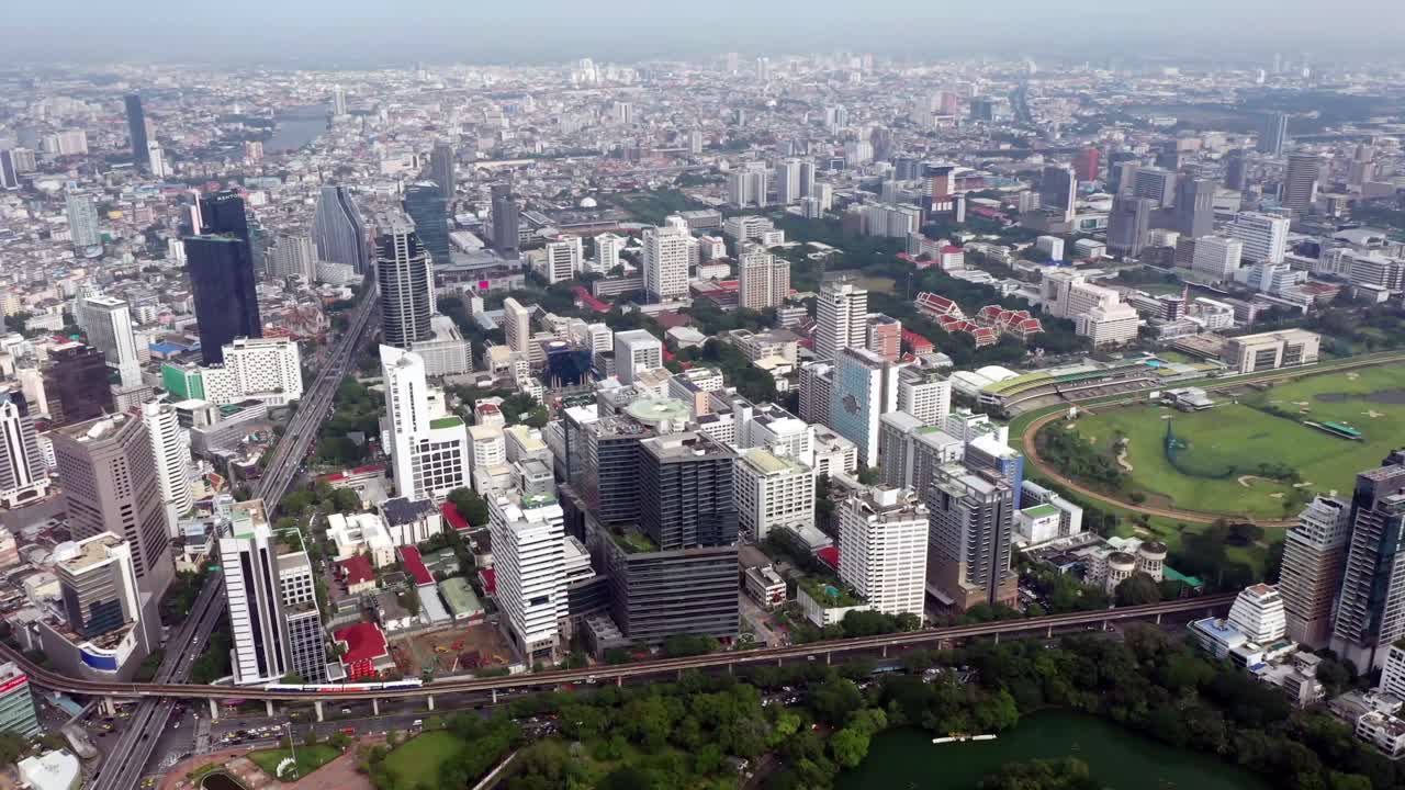 vista aérea de la ciudad de bangkok y los rascacielos