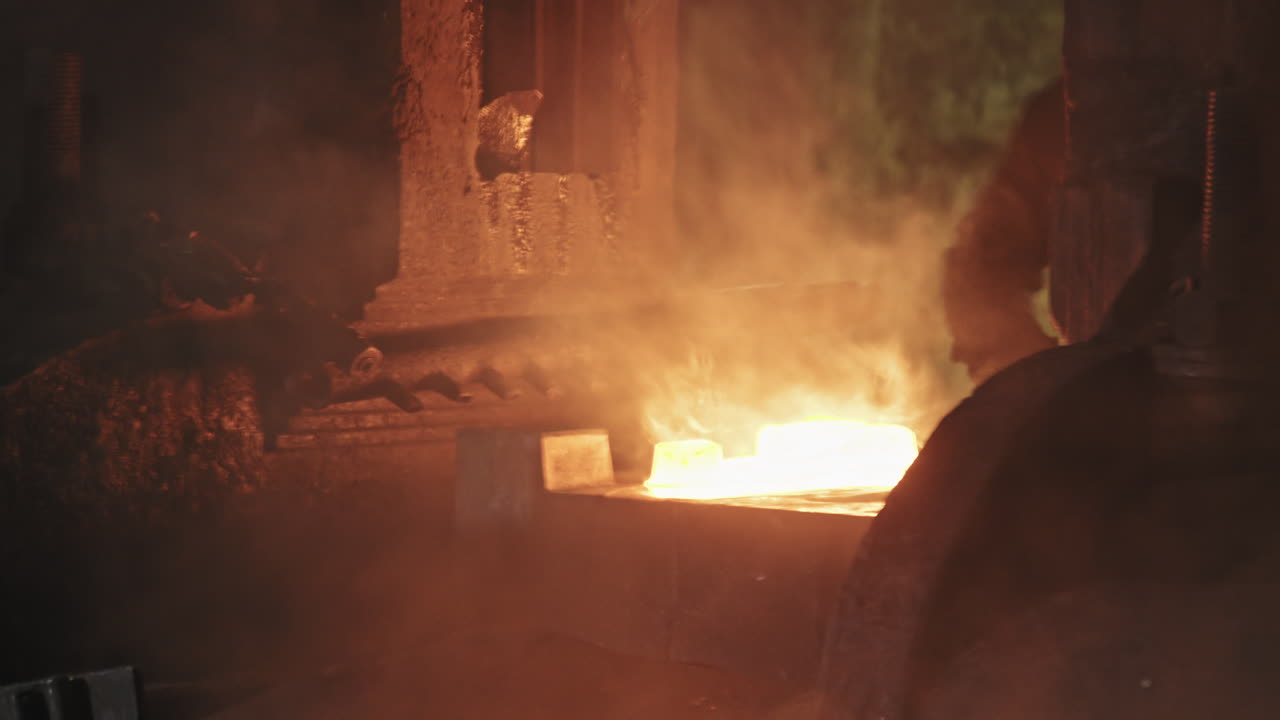 Hydraulic Press Forging Hot Steel