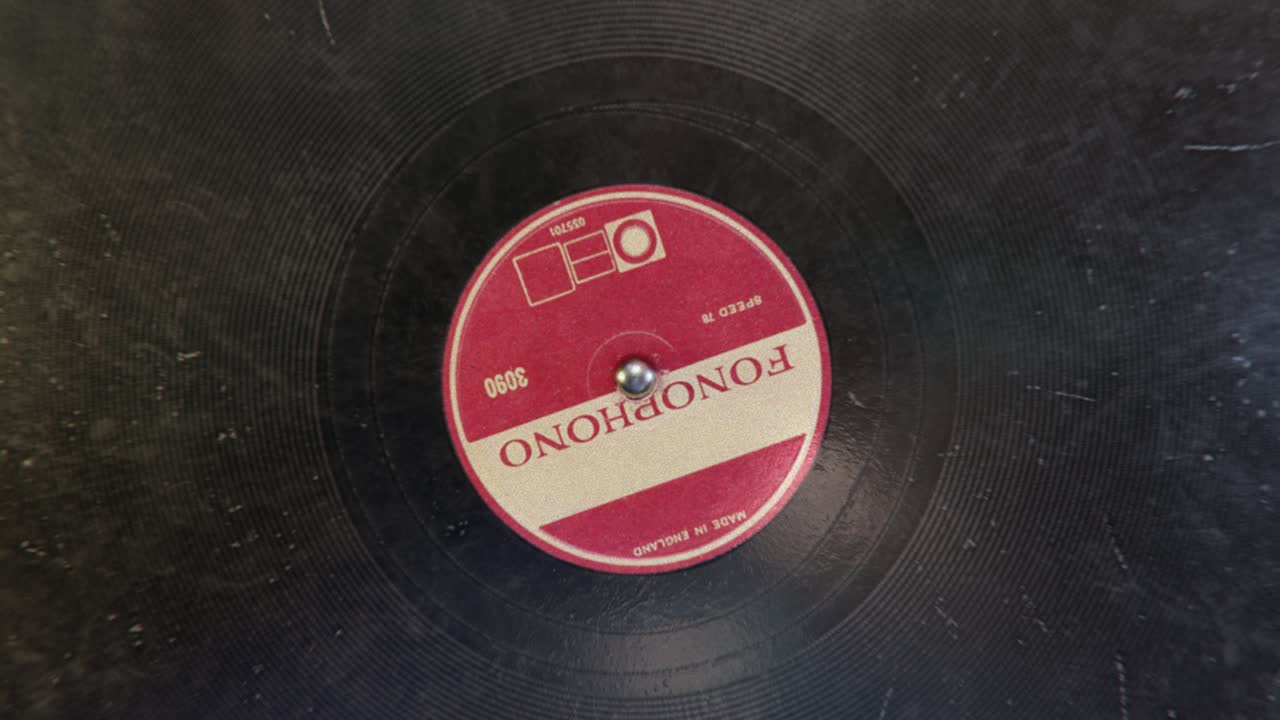 평면도 4k에서 축음기의 검은색 디스크