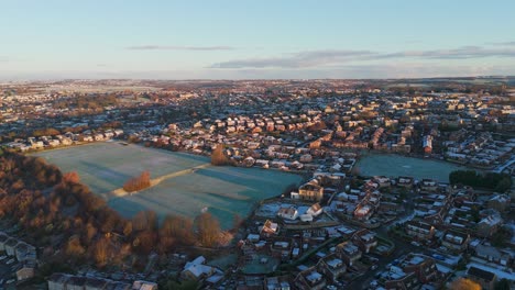 Tagesanbruch-An-Einem-Sehr-Kalten-Wintermorgen-In-Yorkshire,-Großbritannien