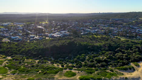 Die-Stadt-Am-Redhead-Beach-Australien