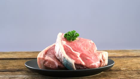 Sirloin-chop-in-black-plate