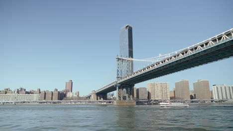 brooklyn bridge and manhattan skyline