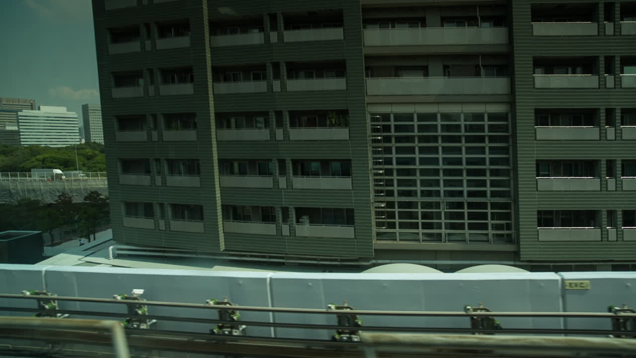 움직이는 모노레일 사이드 01