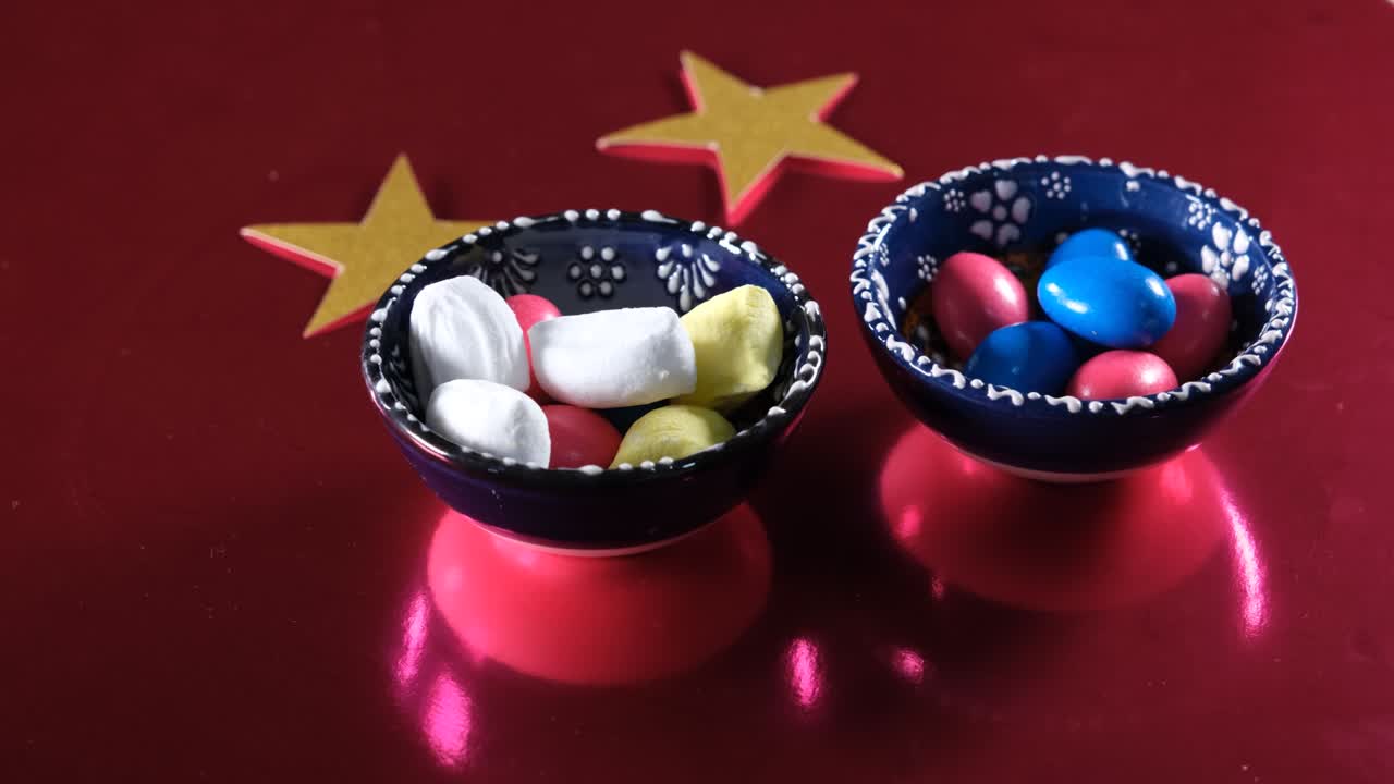 라마단 사탕은 테이블을 돌립니다.