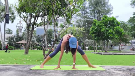 práctica de yoga al aire libre